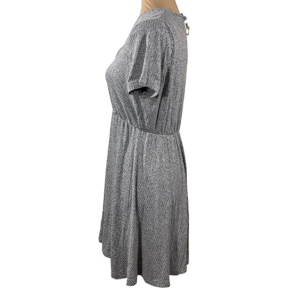 New HYFVE Ribbed Knit Dress Heather Grey V-Neck Crossed Bodice Size L Large - Picture 2 of 7